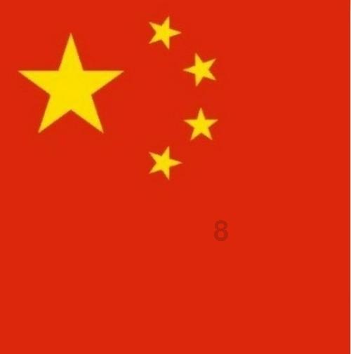 小伙子午后弹吉他邀请妈妈唱歌，妈妈边扫地边唱《向云端》